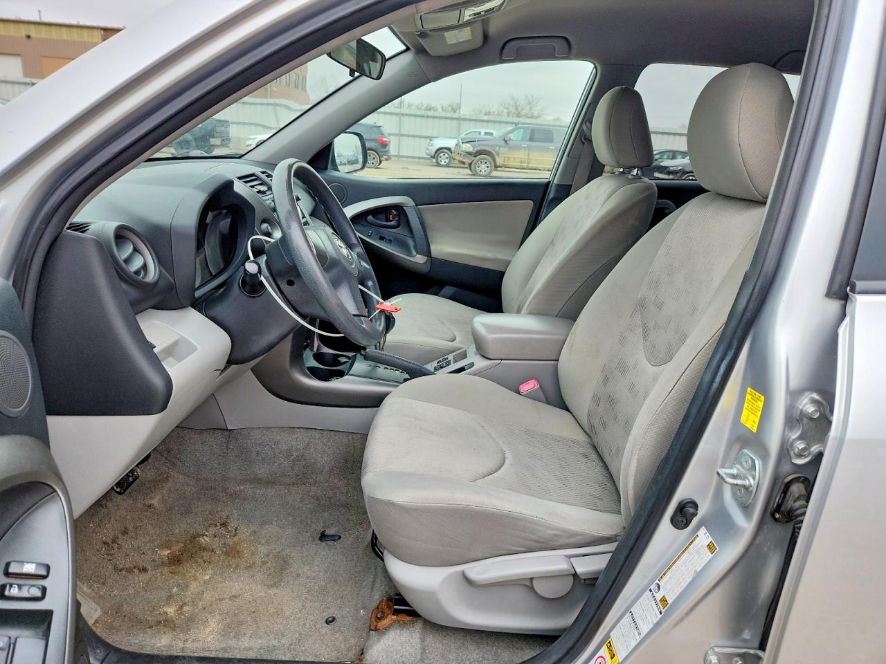2010 TOYOTA RAV4 BASE photo 13