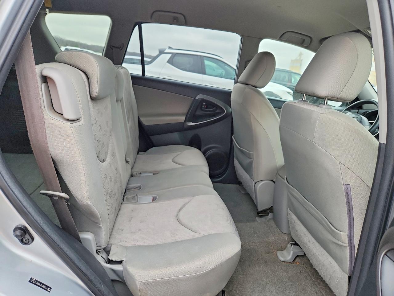 2010 TOYOTA RAV4 BASE photo 21