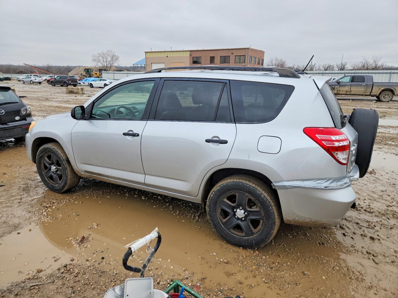 2010 TOYOTA RAV4 BASE photo 3