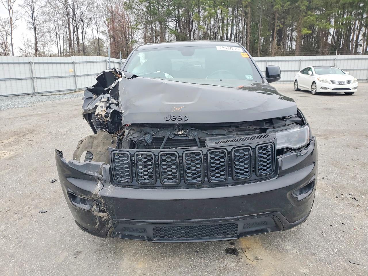 2020 JEEP GRAND CHEROKEE LAREDO photo 9