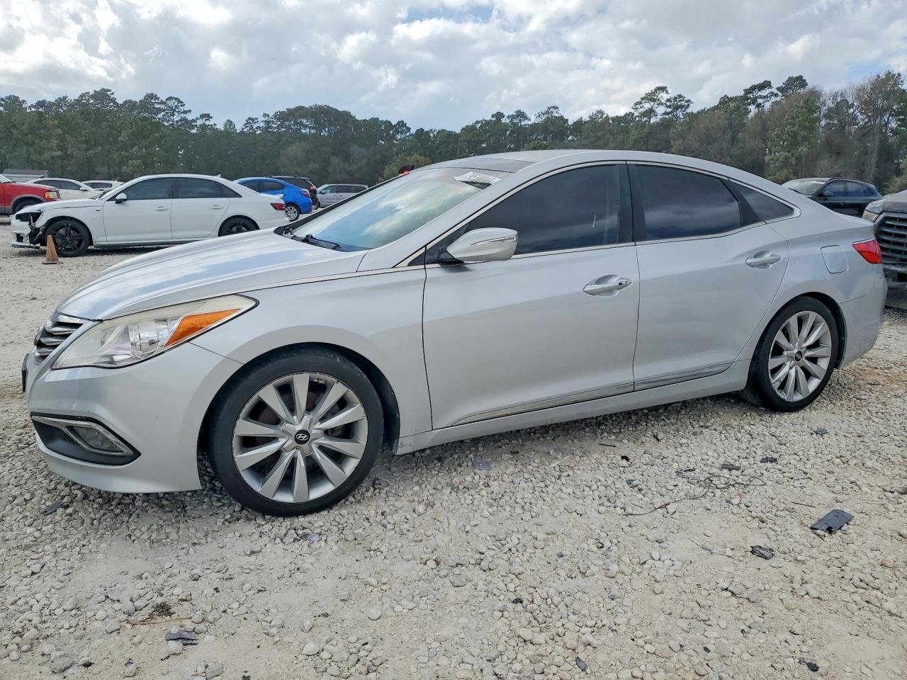 2017 HYUNDAI AZERA