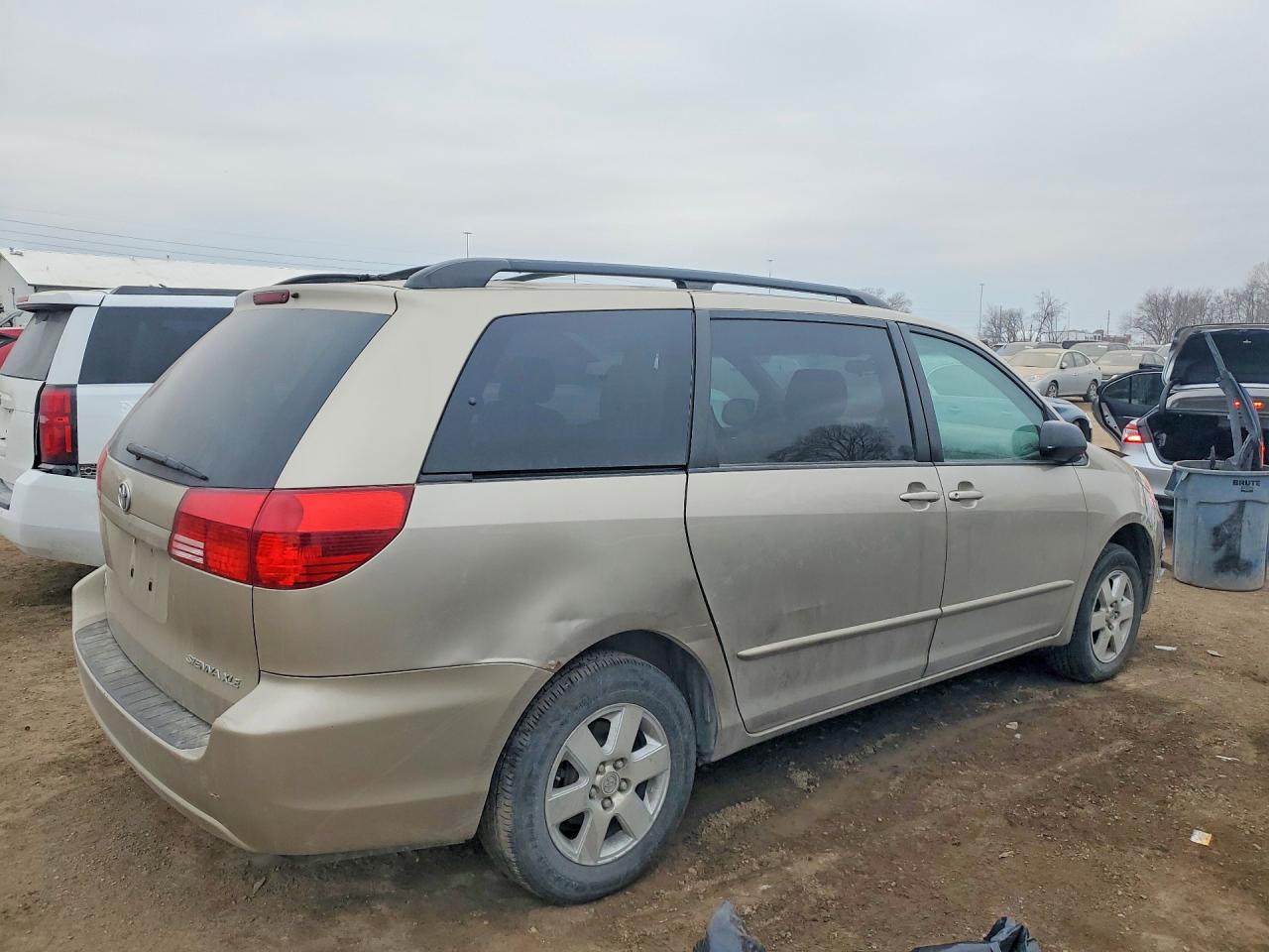 2004 TOYOTA SIENNA XLE 7 PASSENGER photo 3