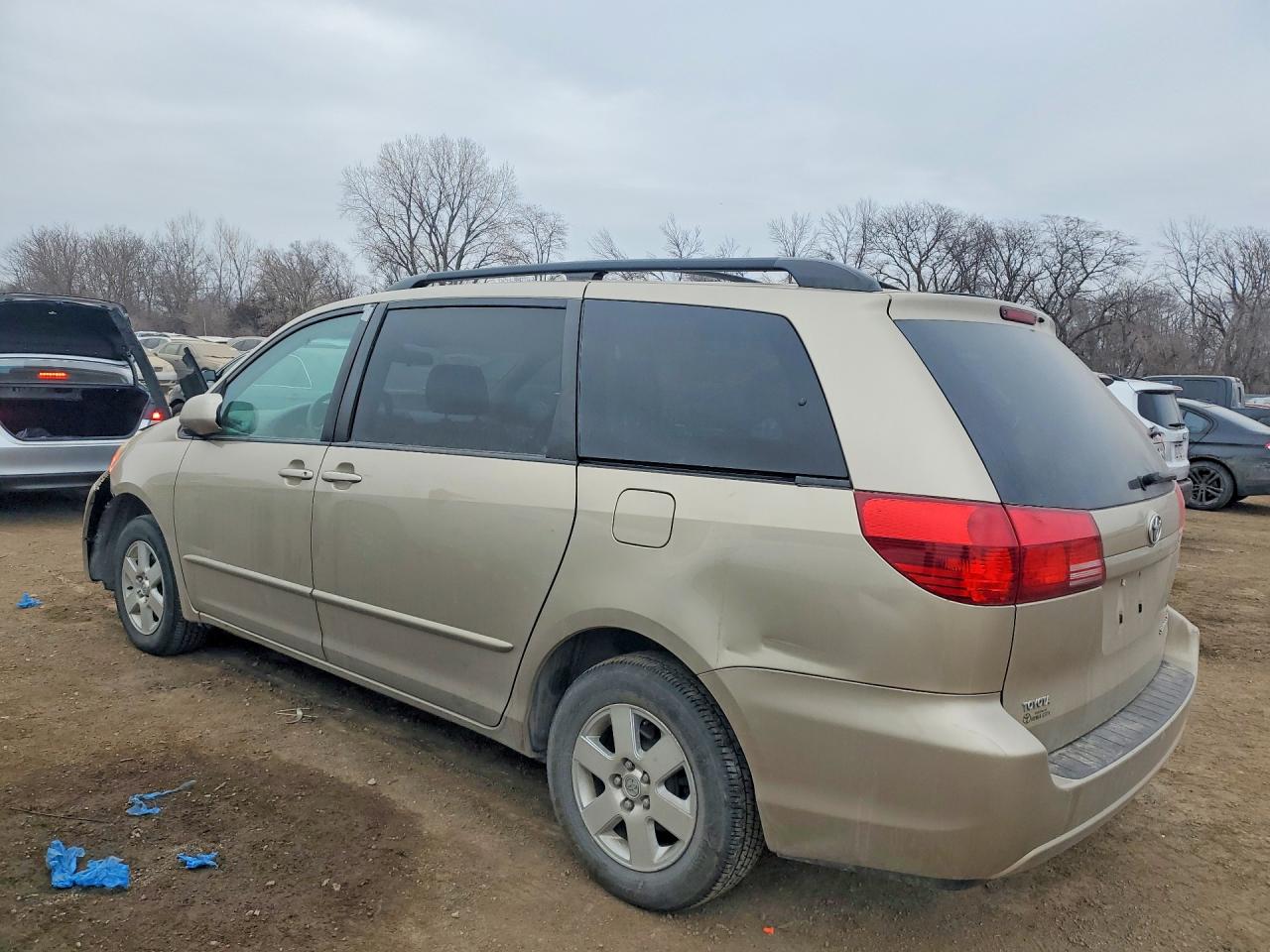 2004 TOYOTA SIENNA XLE 7 PASSENGER photo 2
