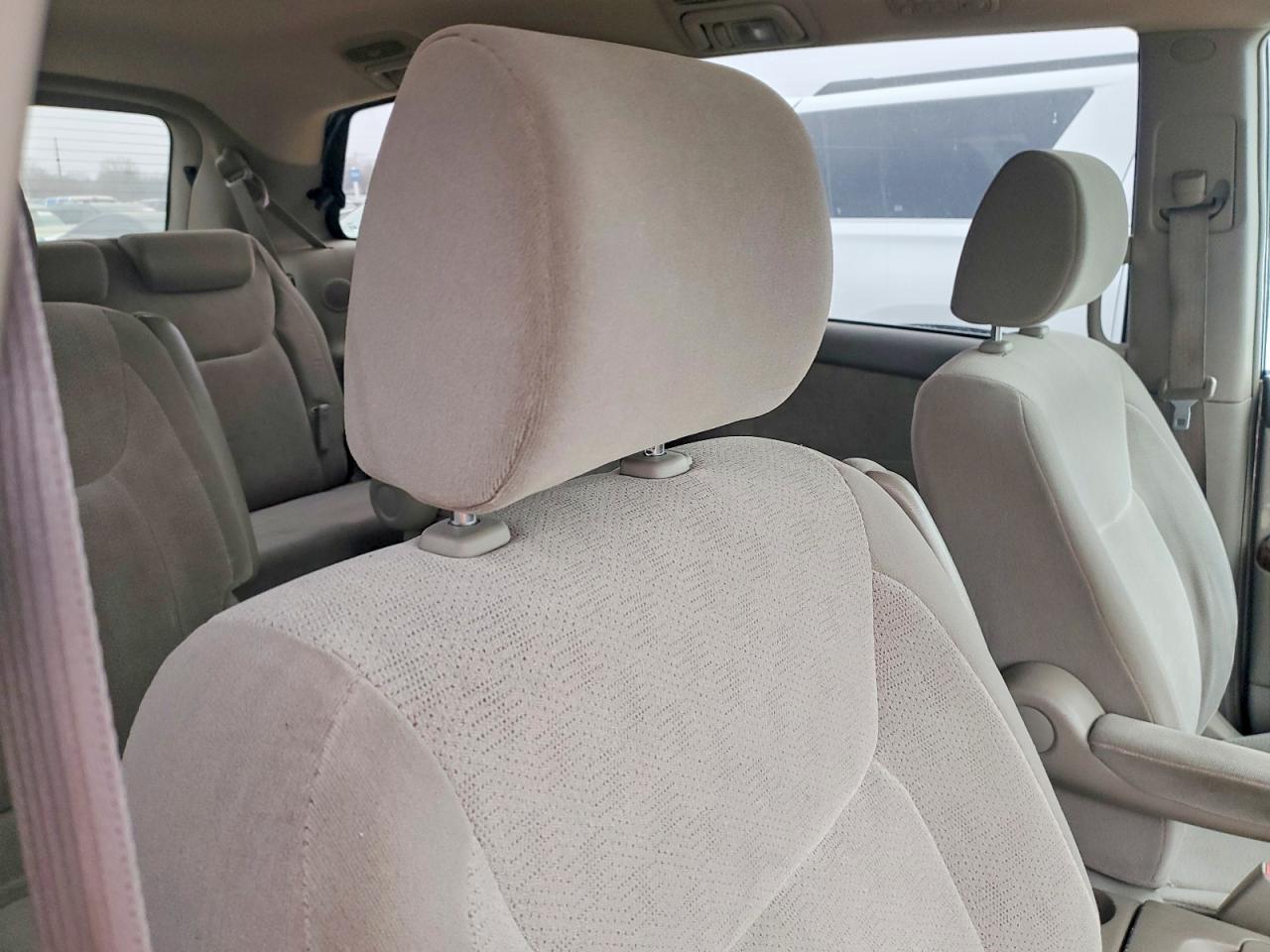 2004 TOYOTA SIENNA XLE 7 PASSENGER photo 11
