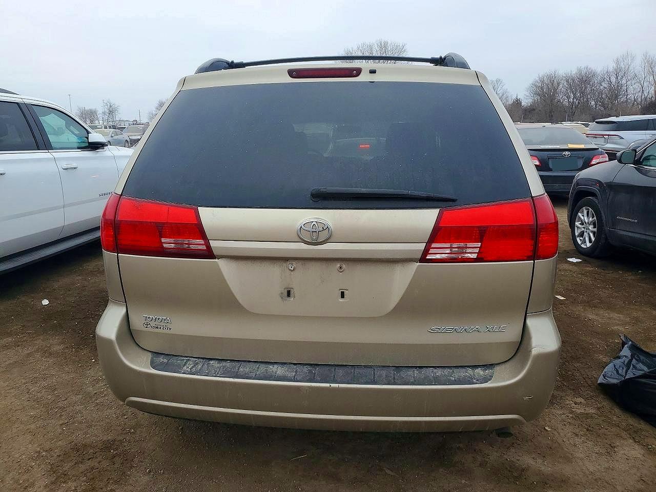 2004 TOYOTA SIENNA XLE 7 PASSENGER photo 6