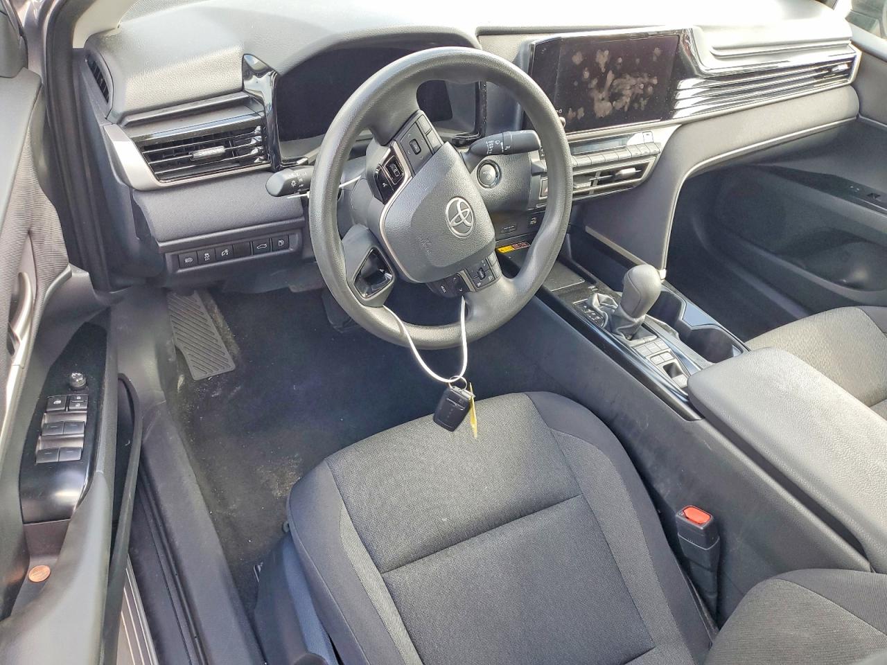 2025 TOYOTA CAMRY LE photo 15