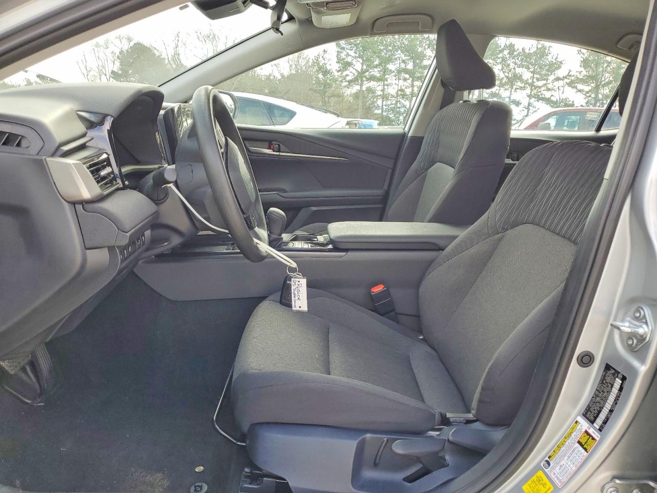 2025 TOYOTA CAMRY LE photo 13