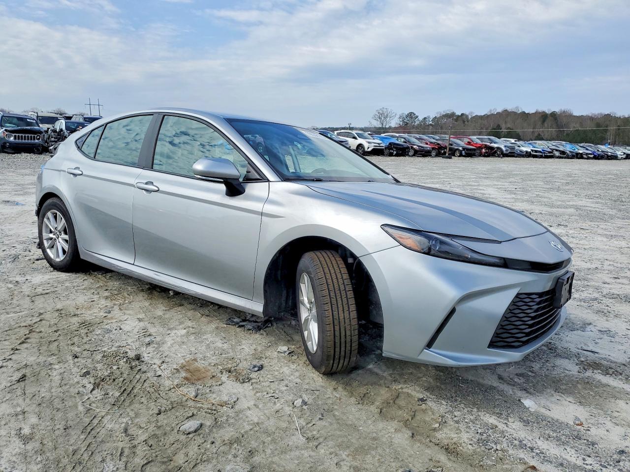 2025 TOYOTA CAMRY LE photo 7