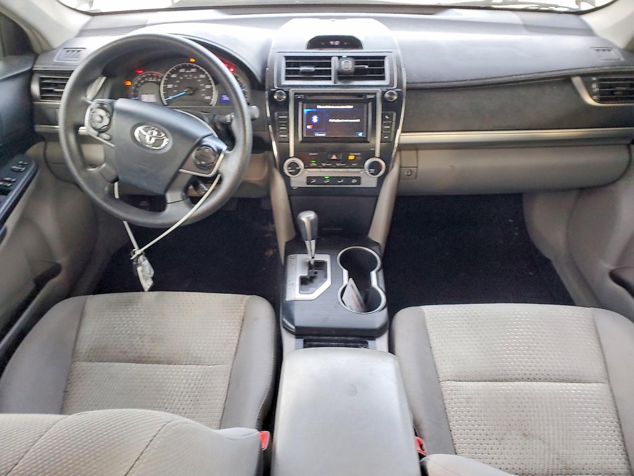 2012 TOYOTA CAMRY LE photo 15