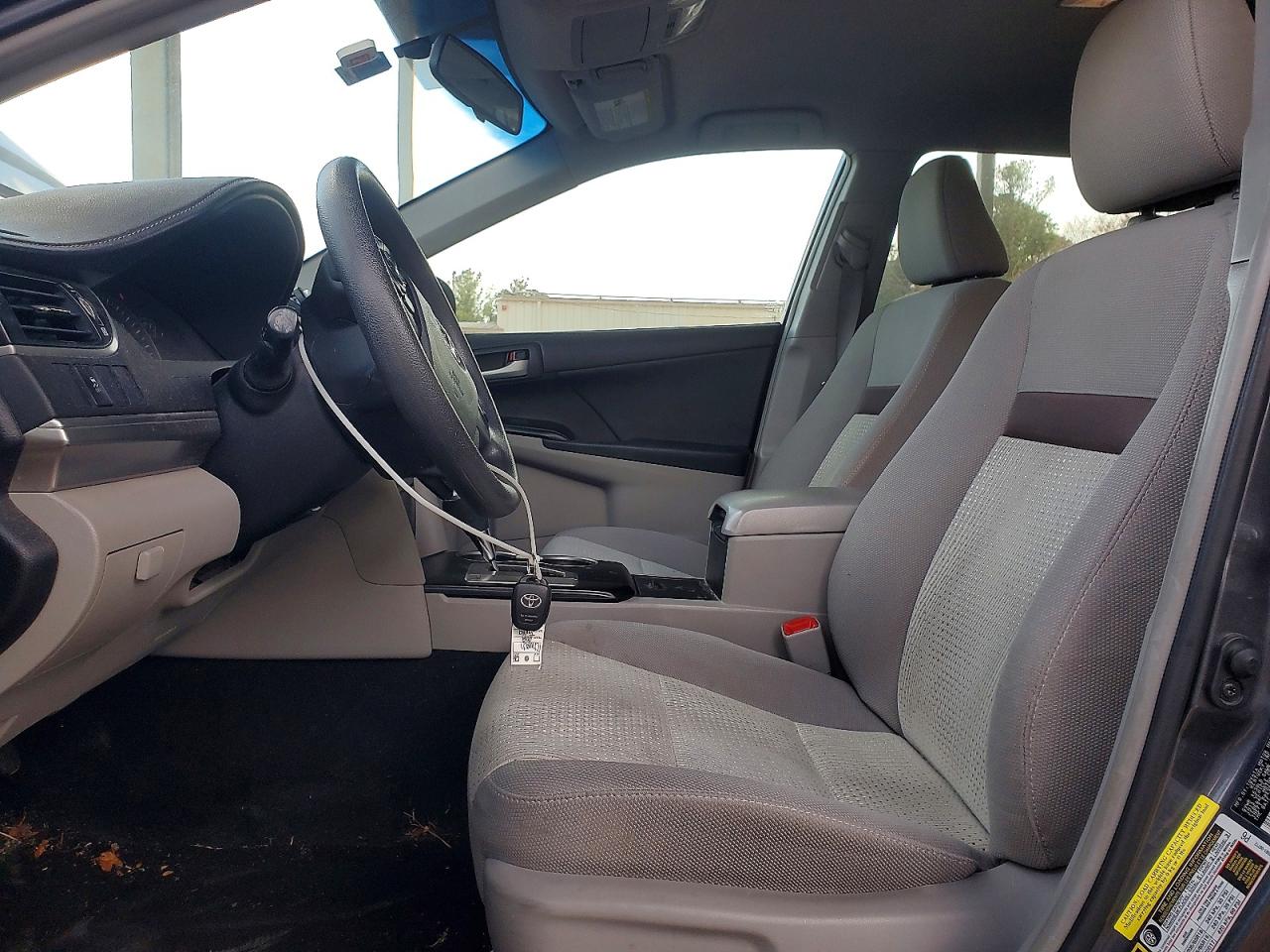 2012 TOYOTA CAMRY LE photo 13