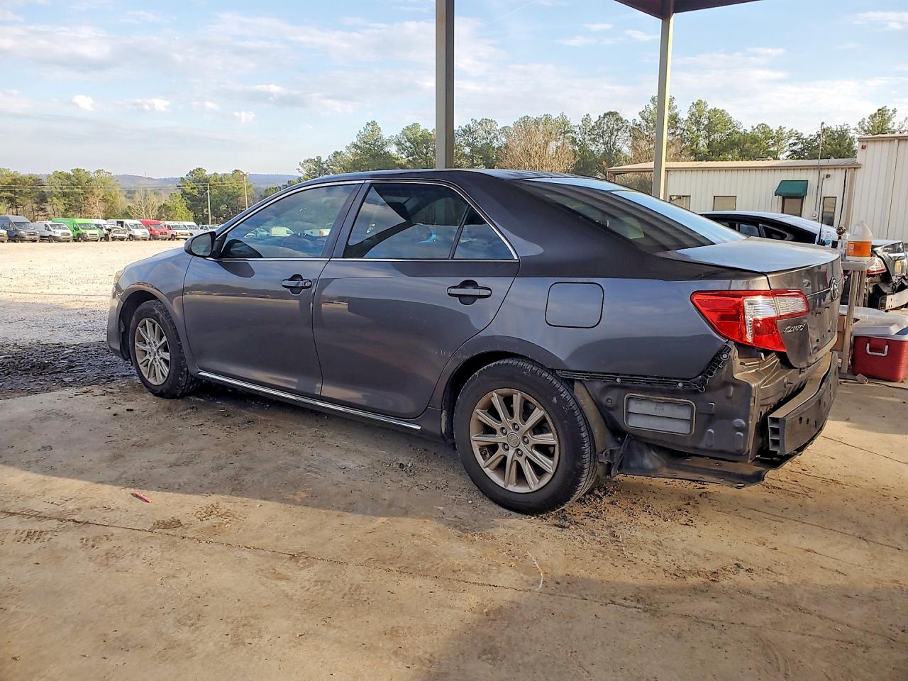 2012 TOYOTA CAMRY LE photo 3