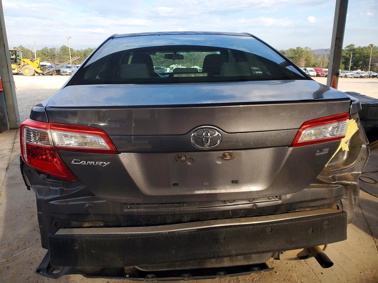 2012 TOYOTA CAMRY LE photo 11