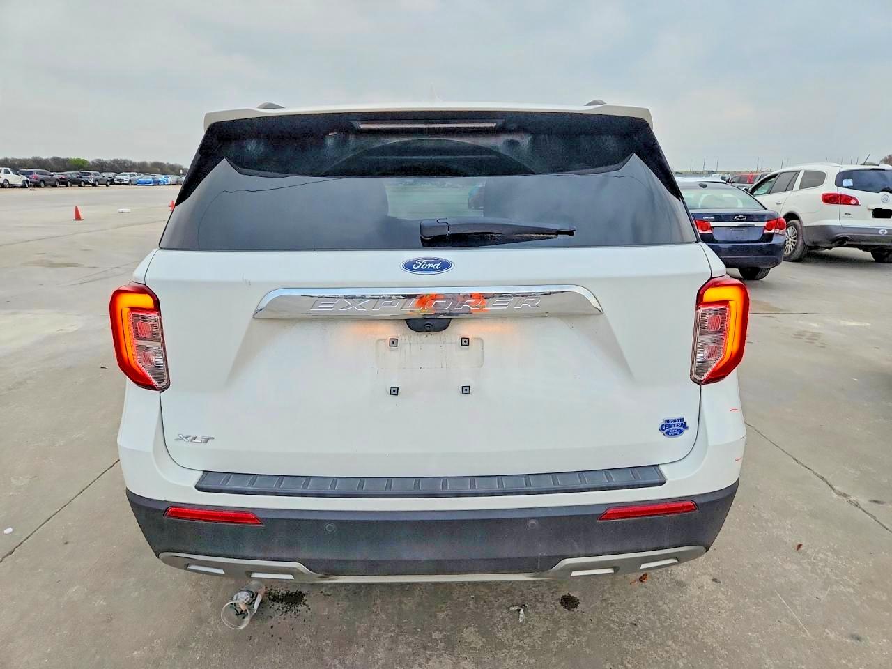 2023 FORD EXPLORER XLT photo 11