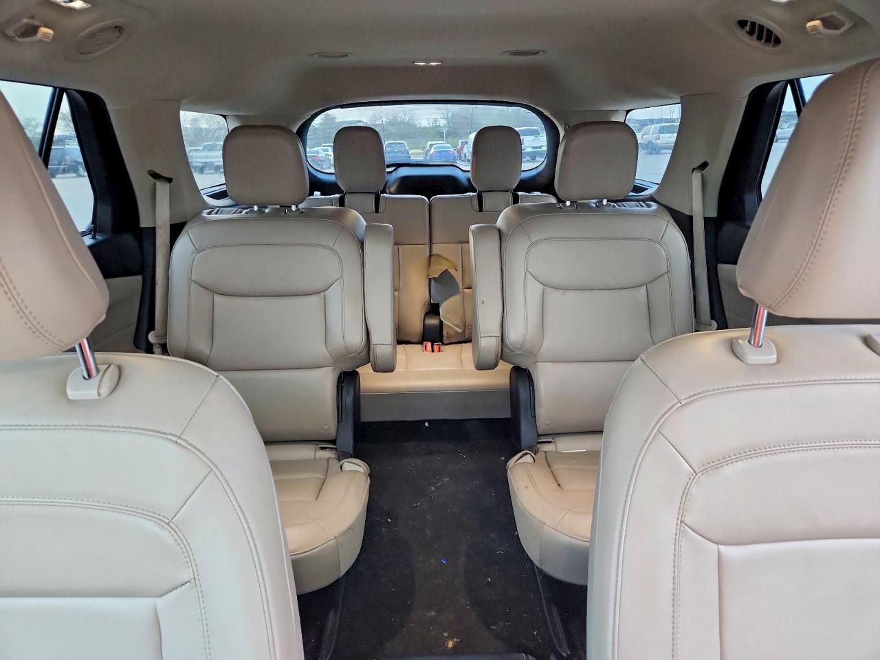 2023 FORD EXPLORER XLT photo 19