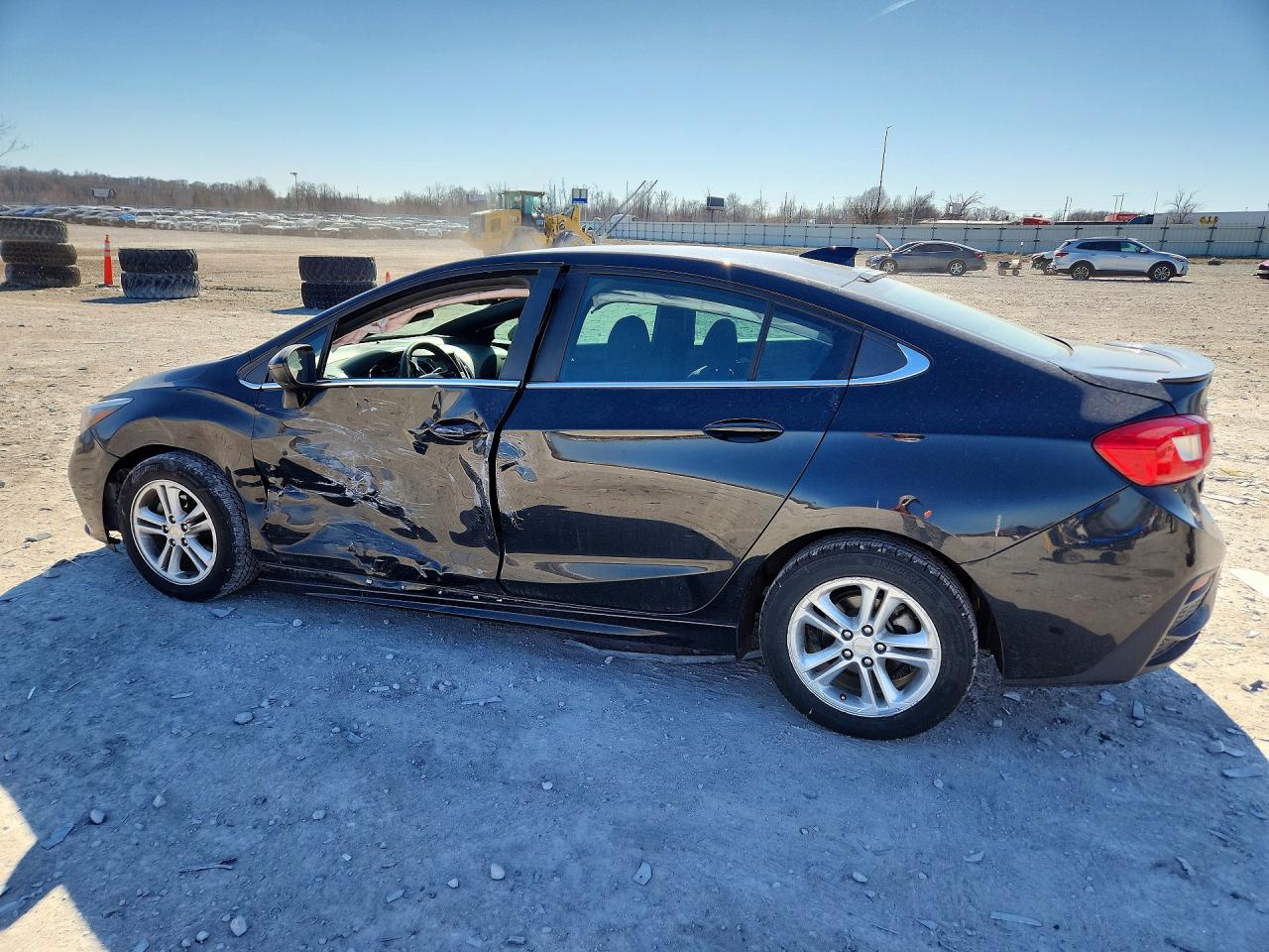 2017 CHEVROLET CRUZE LT photo 3