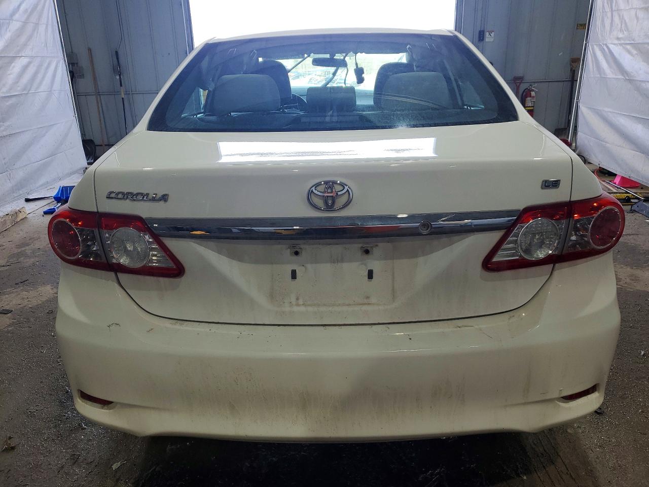 2011 TOYOTA COROLLA LE photo 11