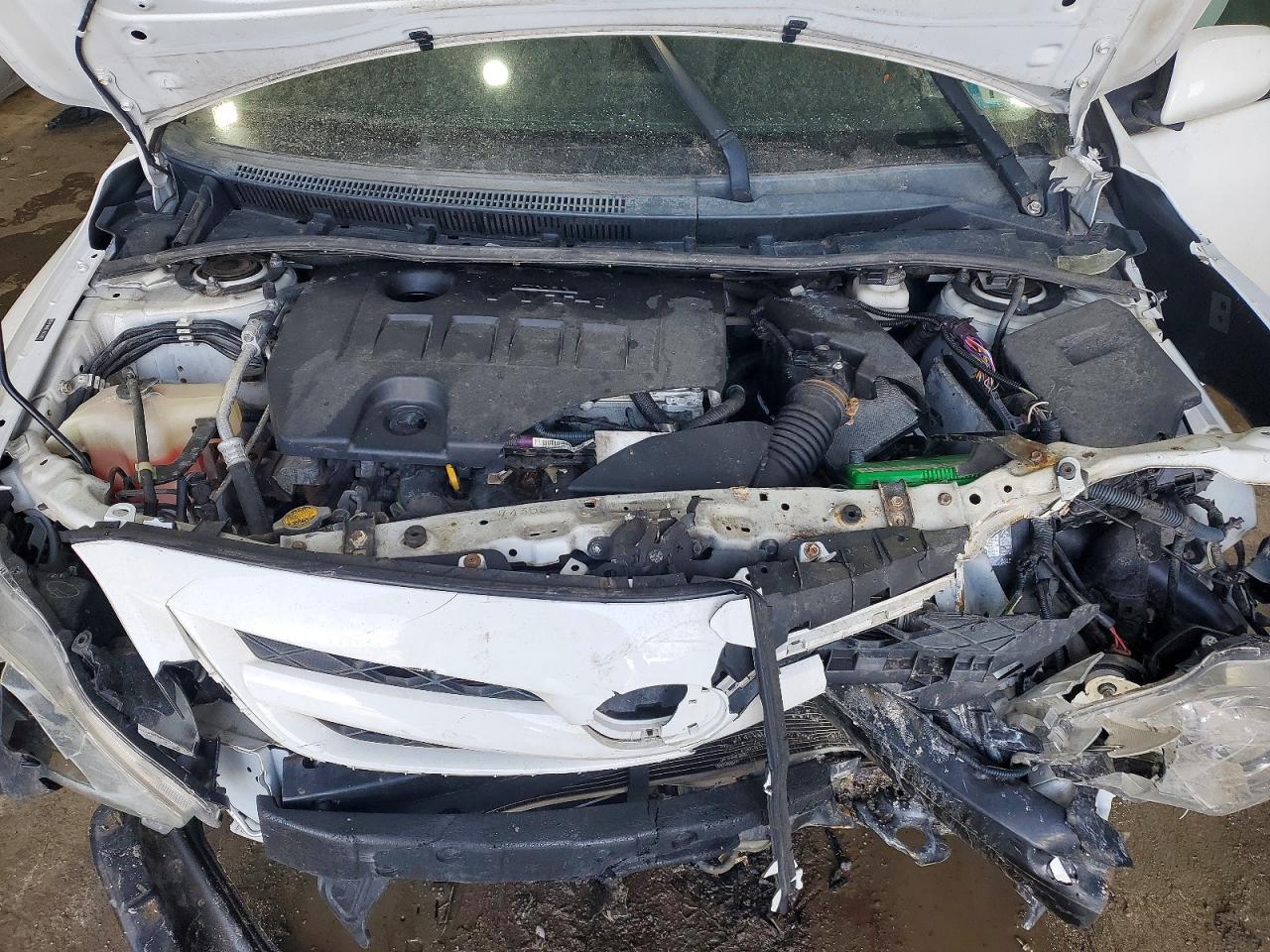 2011 TOYOTA COROLLA LE photo 21