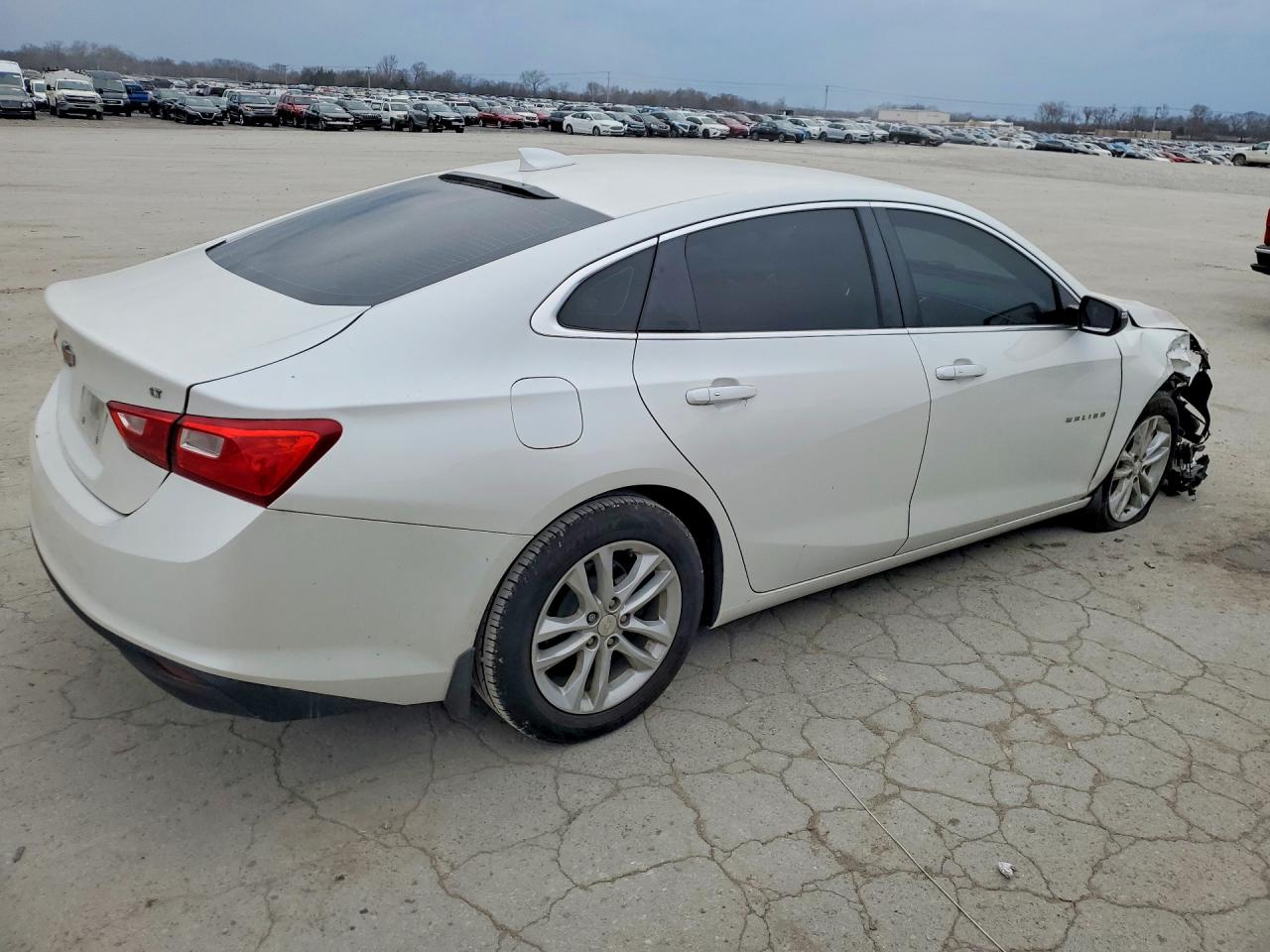2017 CHEVROLET MALIBU LT photo 5