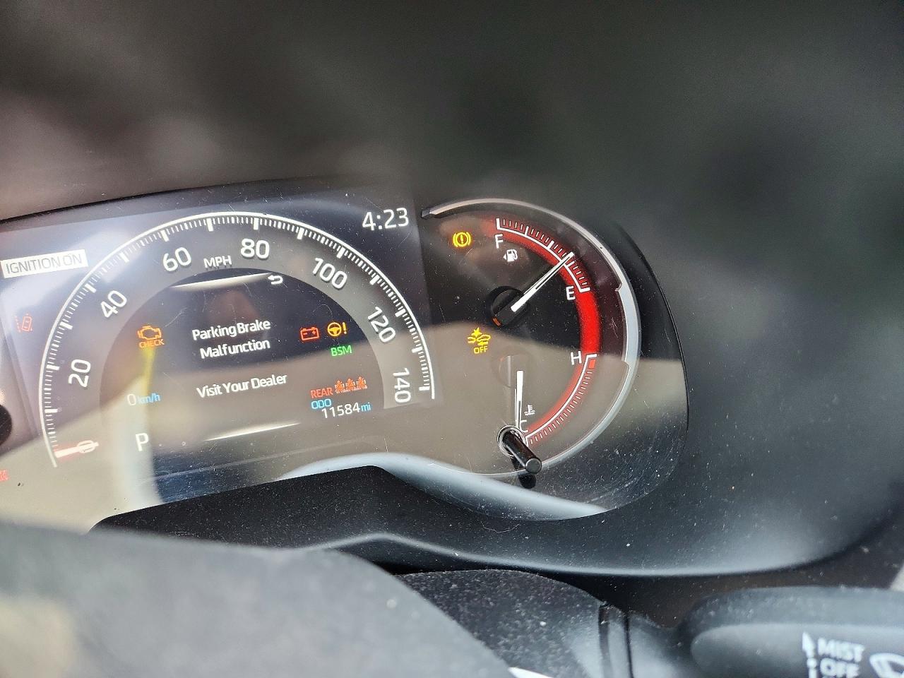 2025 TOYOTA RAV4 XLE PREMIUM photo 17