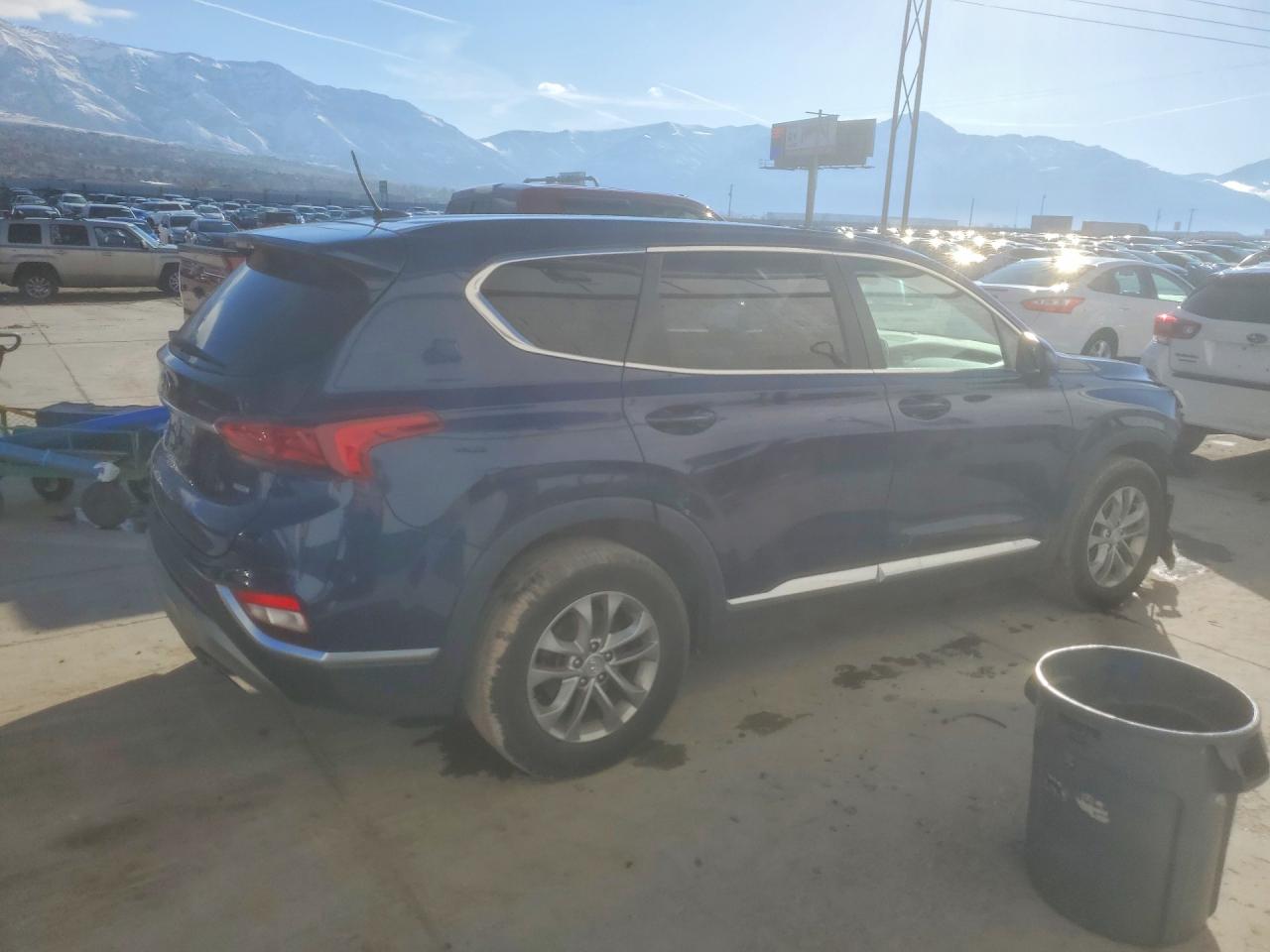 2019 HYUNDAI SANTA FE SE 2.4L photo 3