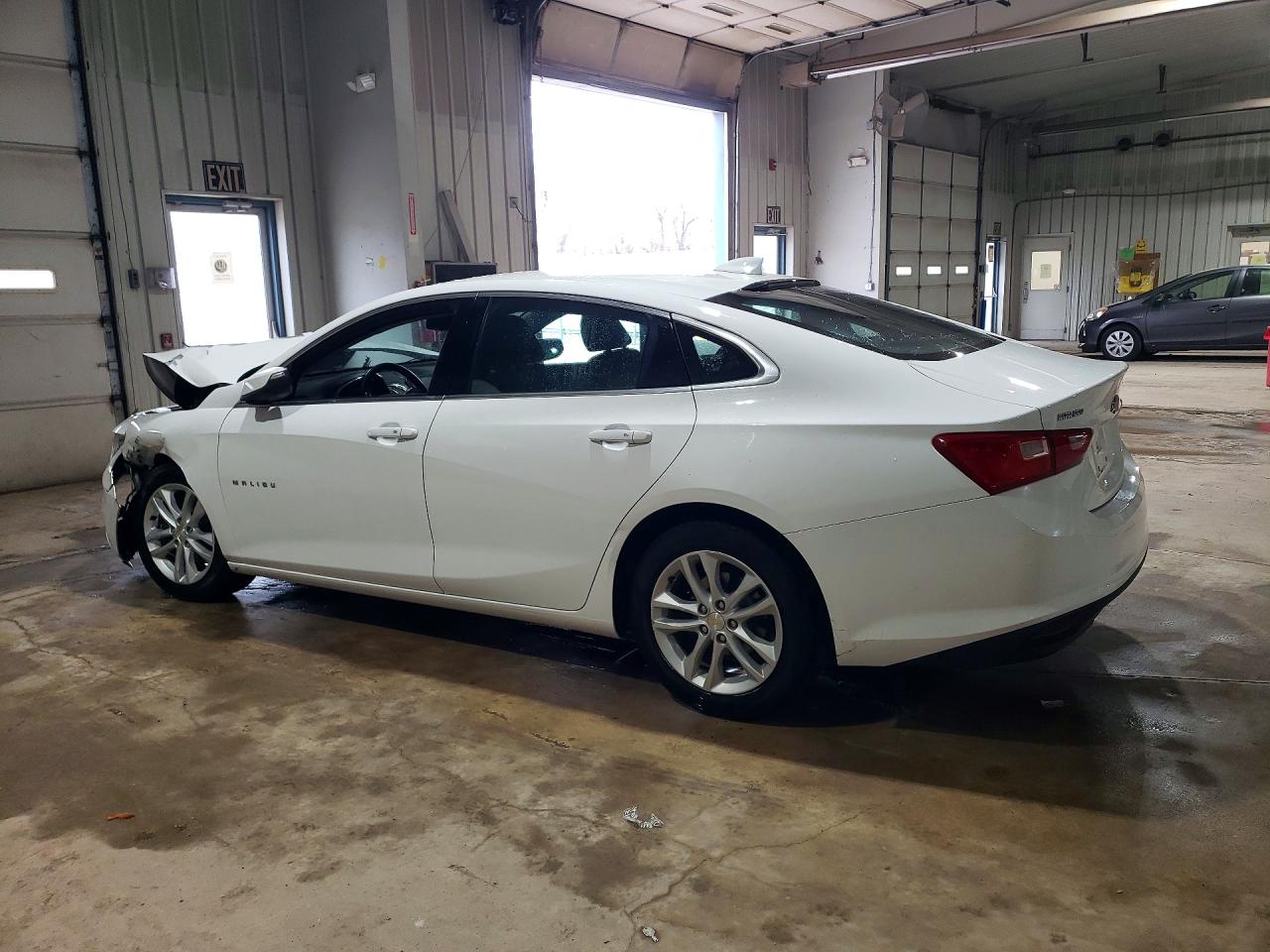 2017 CHEVROLET MALIBU LT photo 3