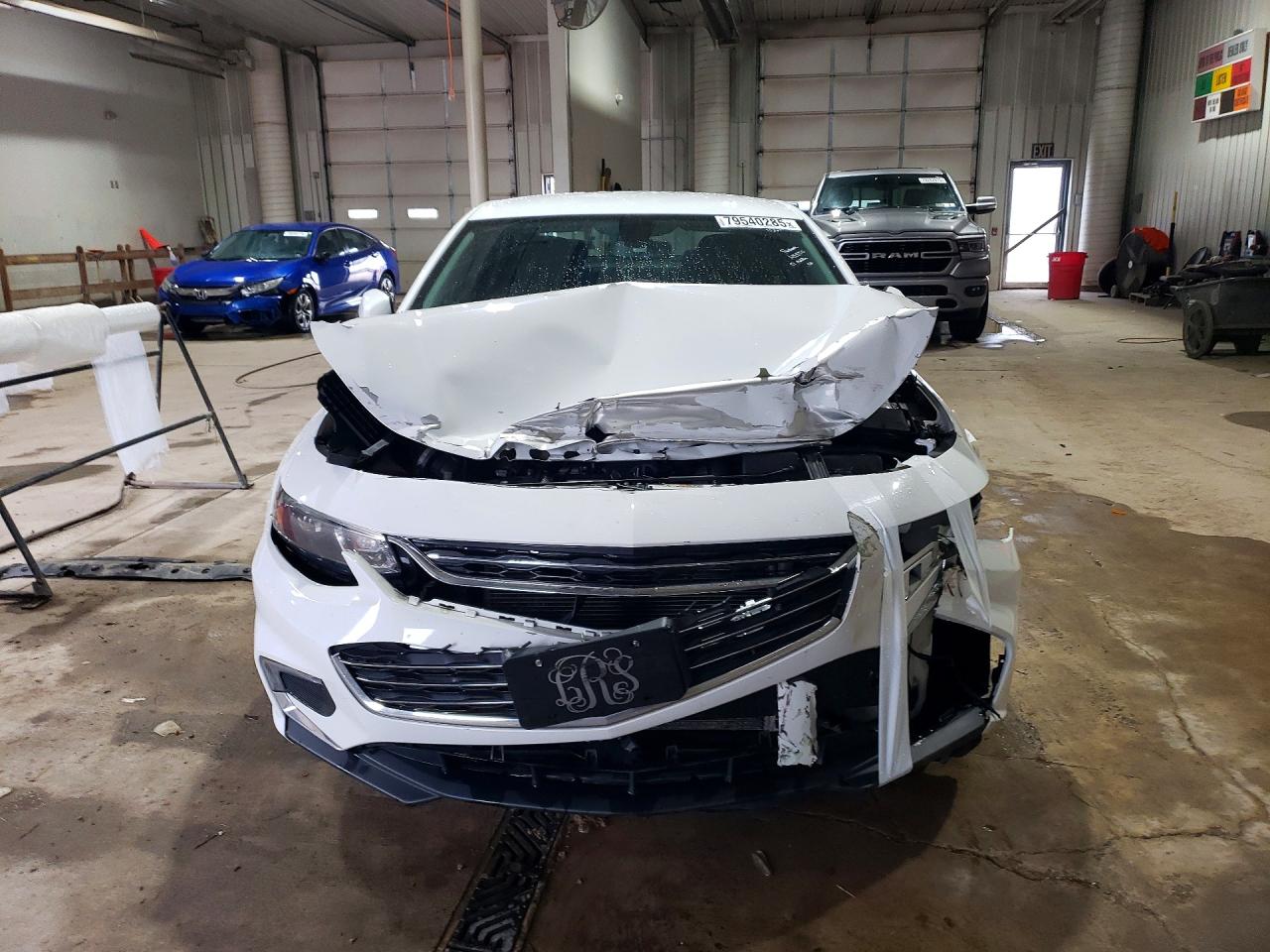 2017 CHEVROLET MALIBU LT photo 9