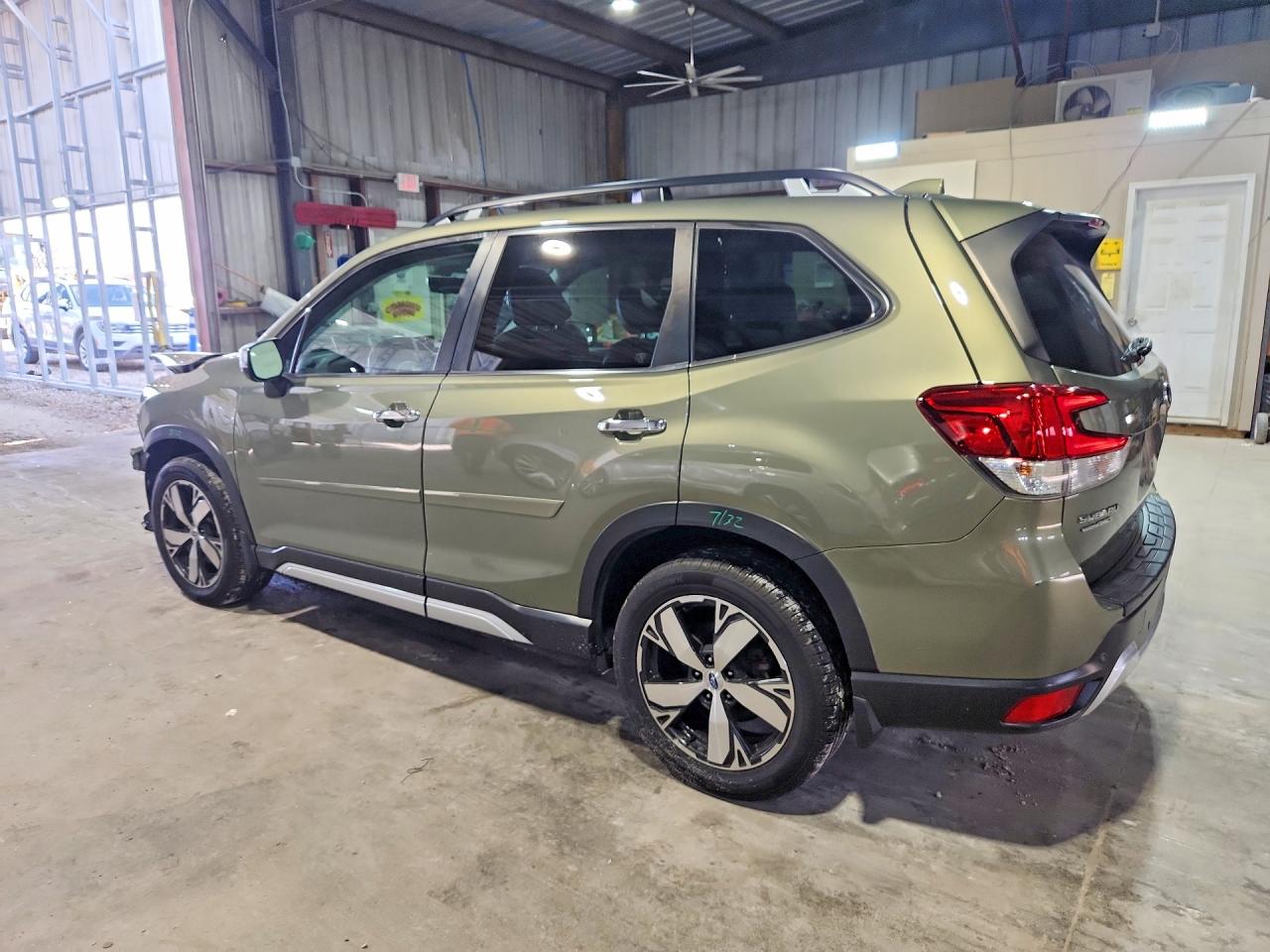 2019 SUBARU FORESTER TOURING photo 2