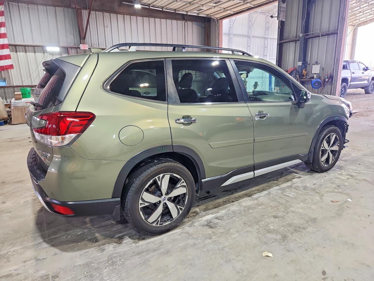 2019 SUBARU FORESTER TOURING photo 3