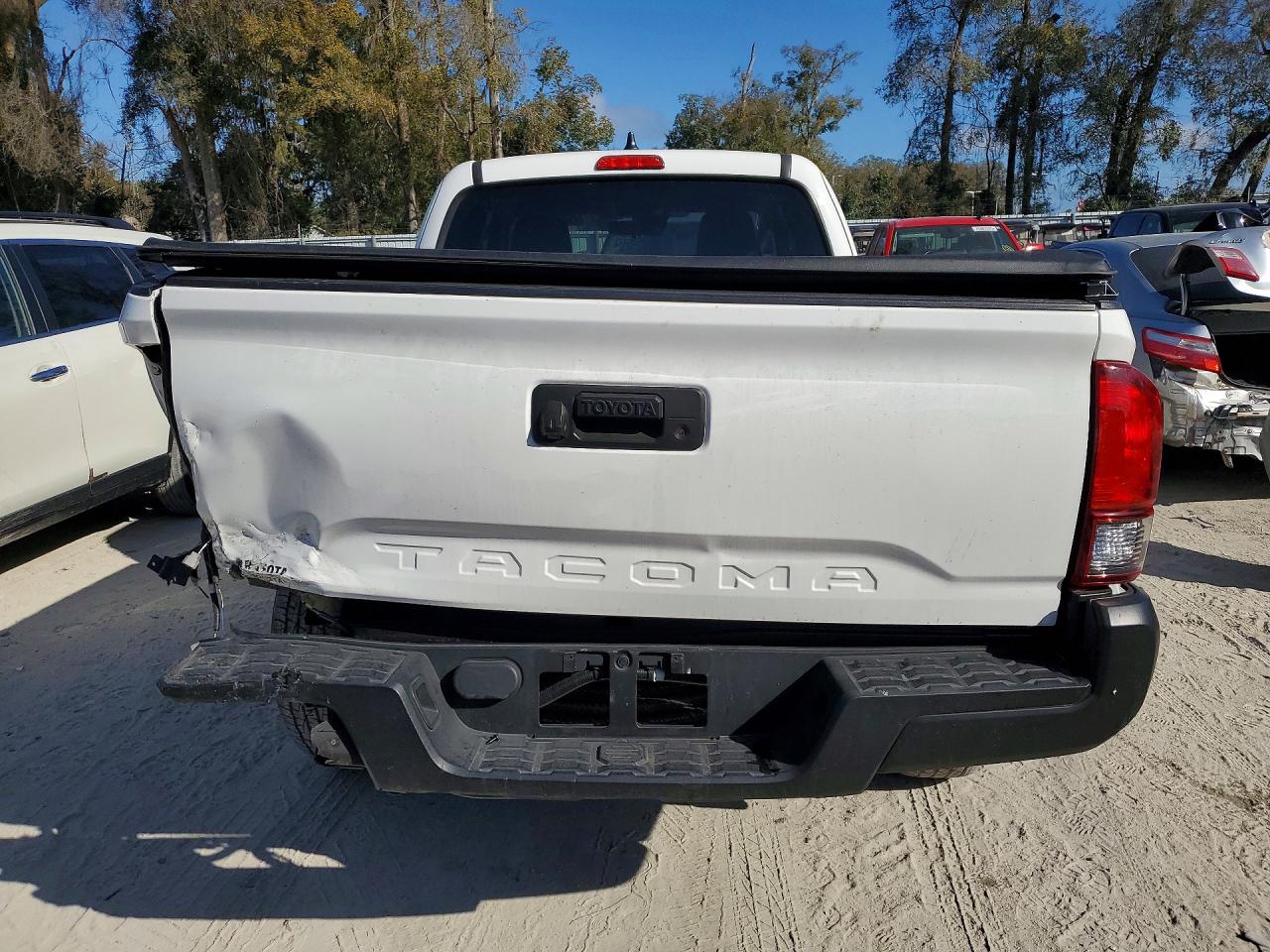2022 TOYOTA TACOMA SR photo 11