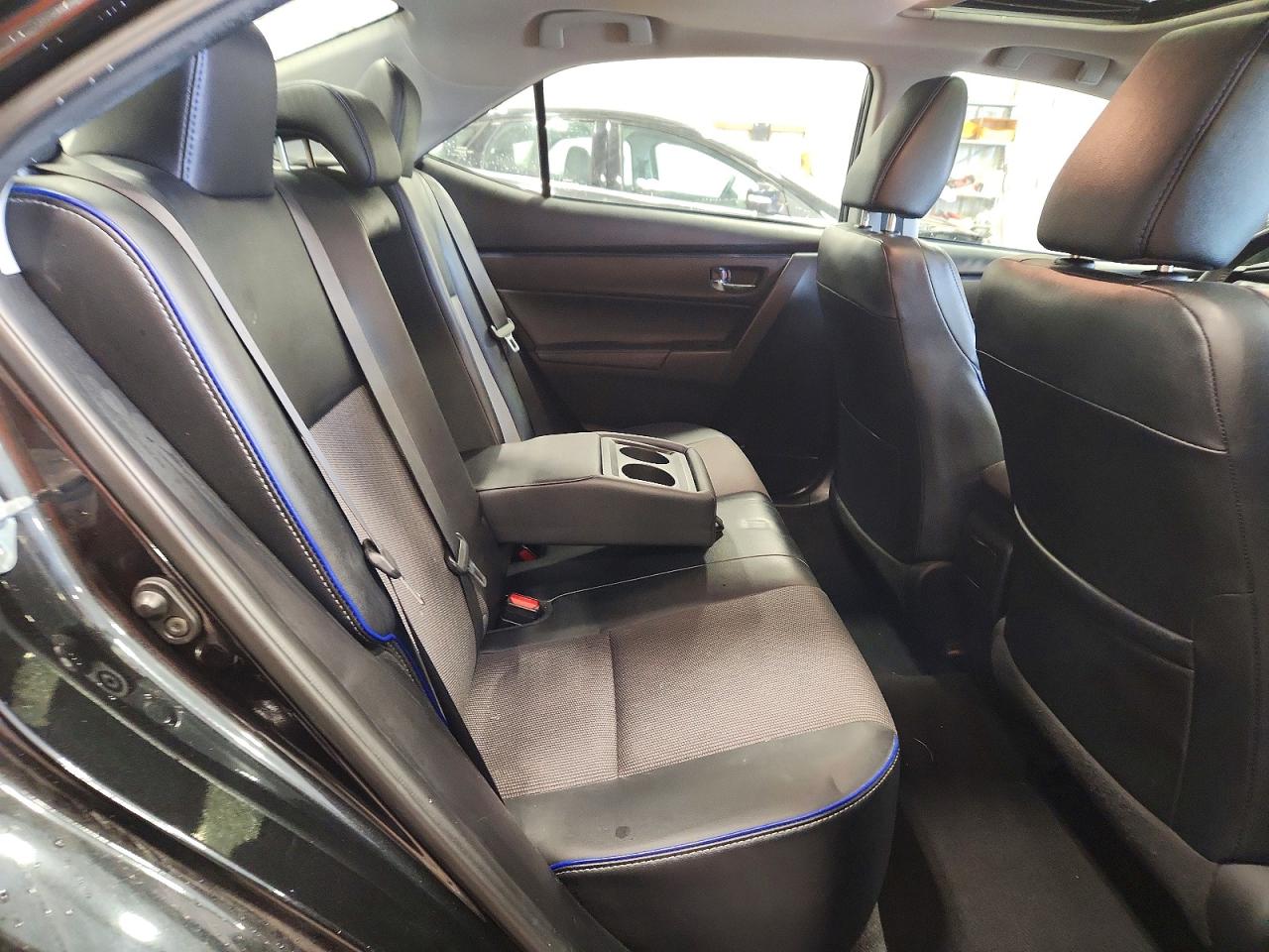 2017 TOYOTA COROLLA SE photo 10