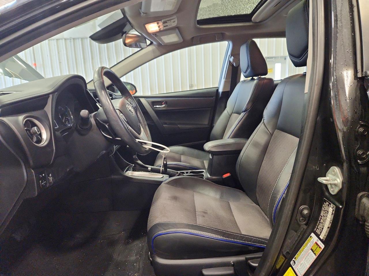 2017 TOYOTA COROLLA SE photo 7