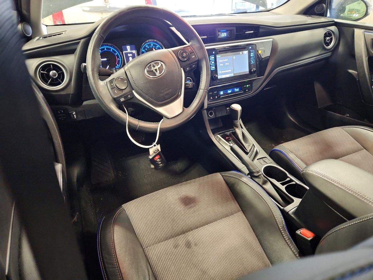 2017 TOYOTA COROLLA SE photo 8