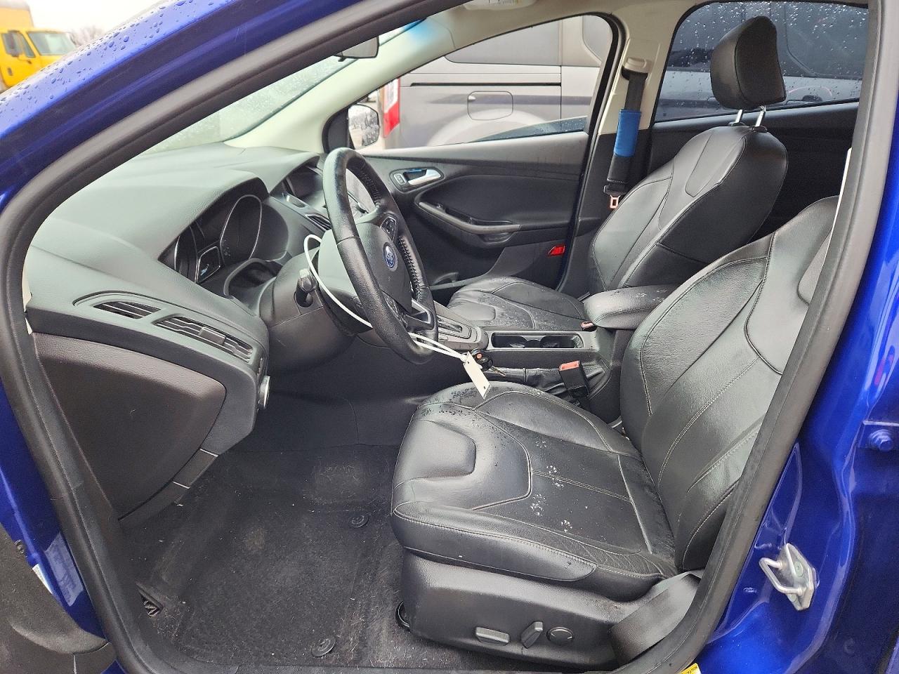 2015 FORD FOCUS SE photo 19
