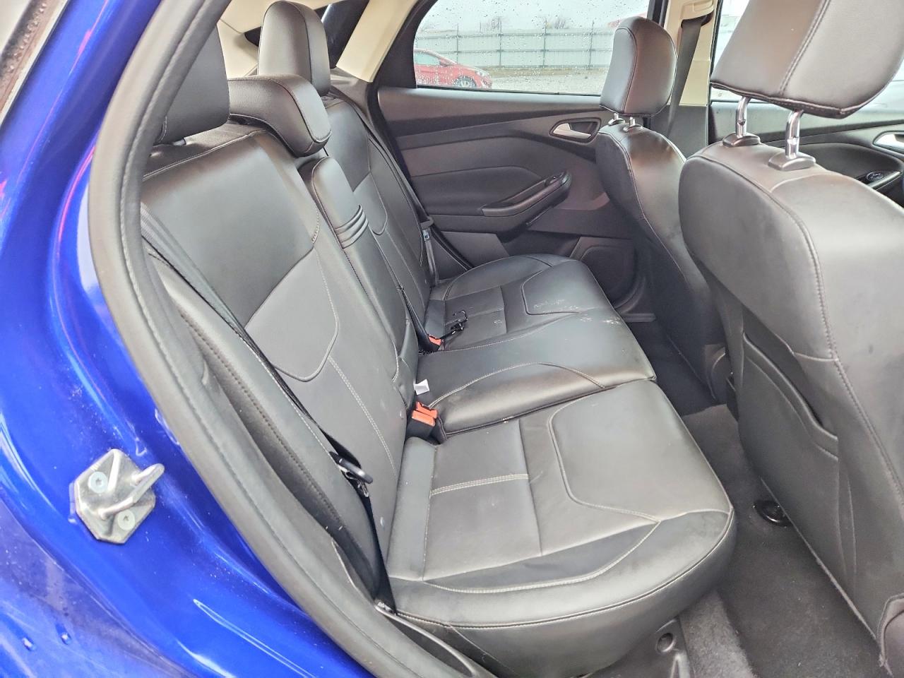 2015 FORD FOCUS SE photo 28