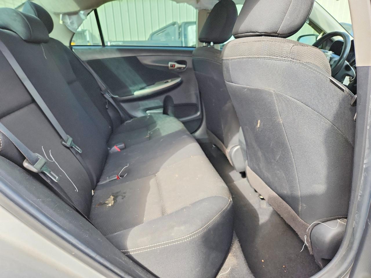 2013 TOYOTA COROLLA S photo 28