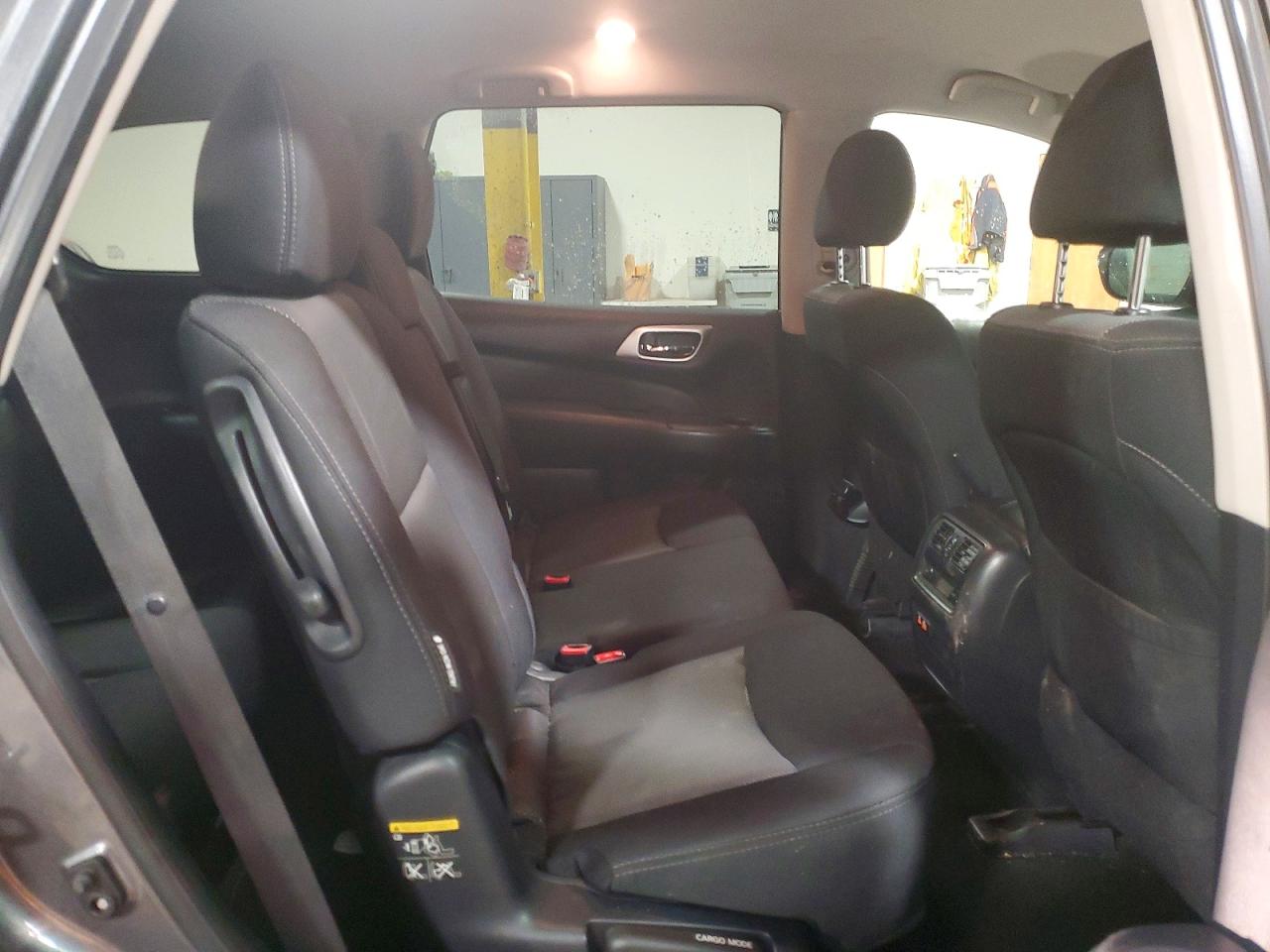 2020 NISSAN PATHFINDER S photo 31