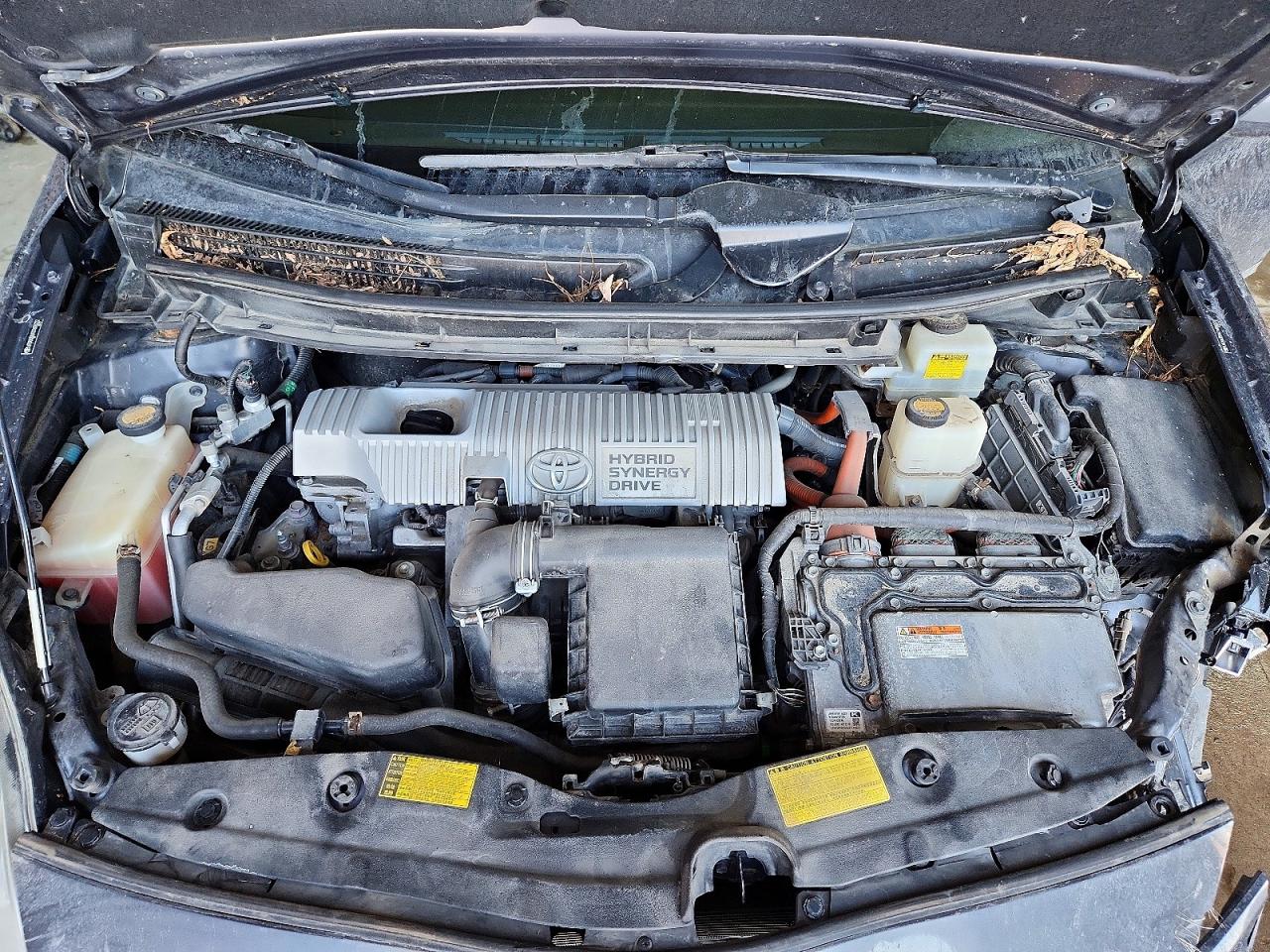 2012 TOYOTA PRIUS FOUR photo 11