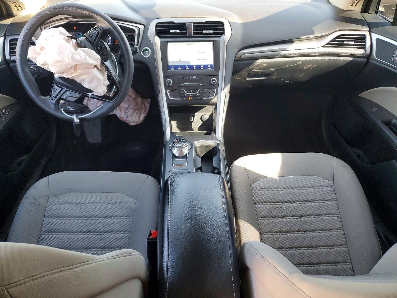 2020 FORD FUSION S photo 8