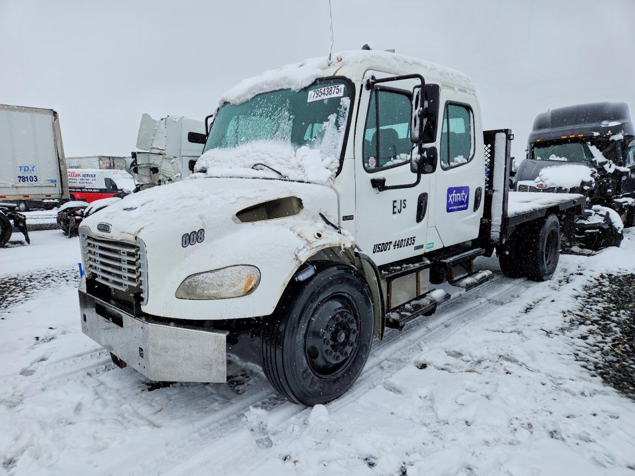 2005 FREIGHTLINER BUSINESS CLASS M2 FLATBED TRUCK photo 2