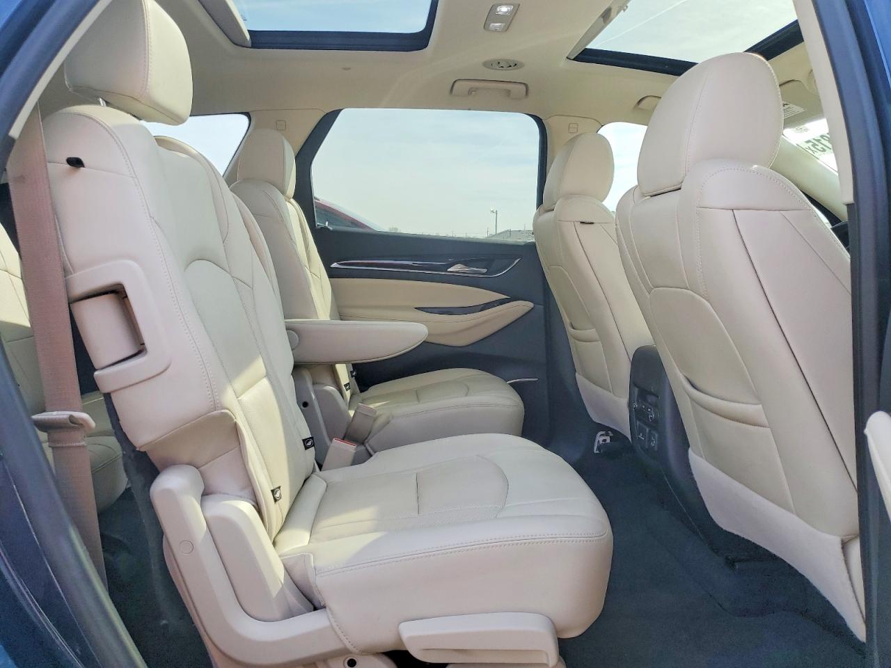 2022 BUICK ENCLAVE ESSENCE photo 11