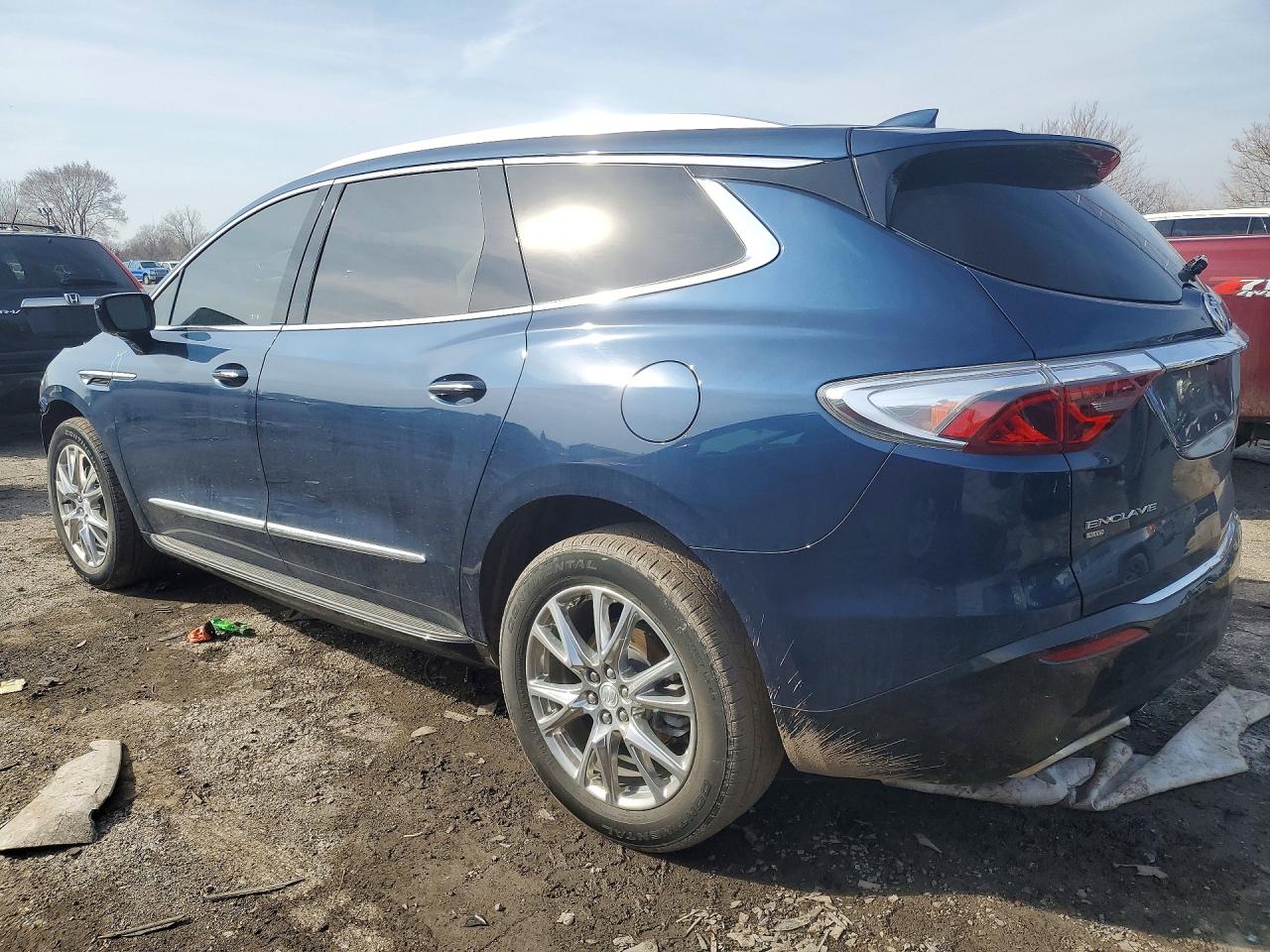 2022 BUICK ENCLAVE ESSENCE photo 2