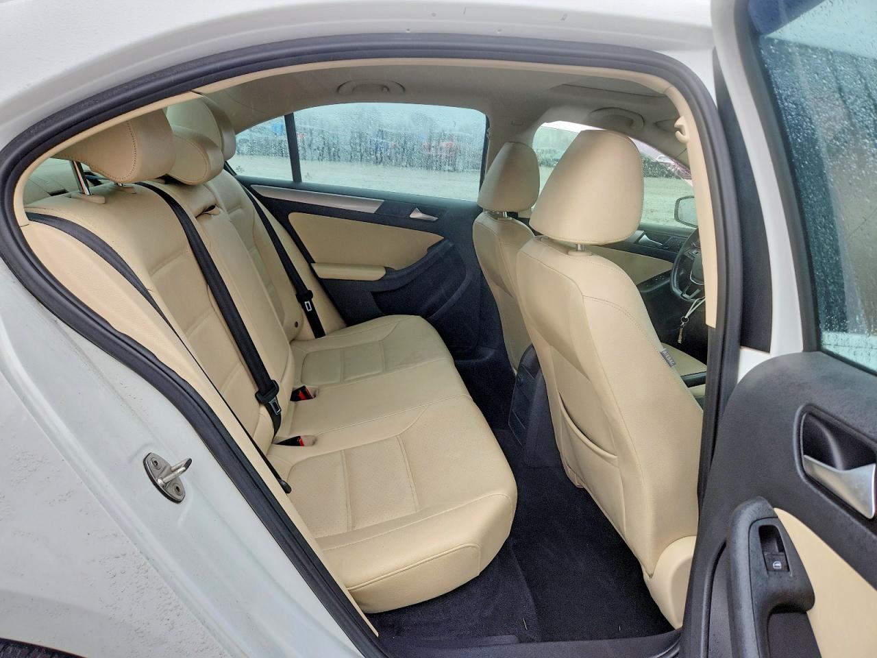 2017 VOLKSWAGEN JETTA photo 10