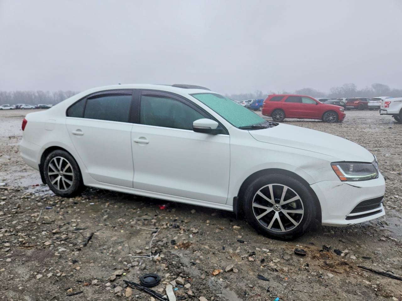 2017 VOLKSWAGEN JETTA photo 4