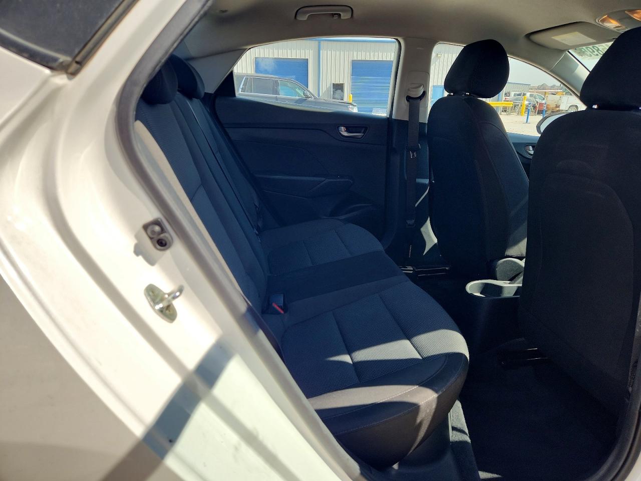 2019 HYUNDAI ACCENT SE photo 19