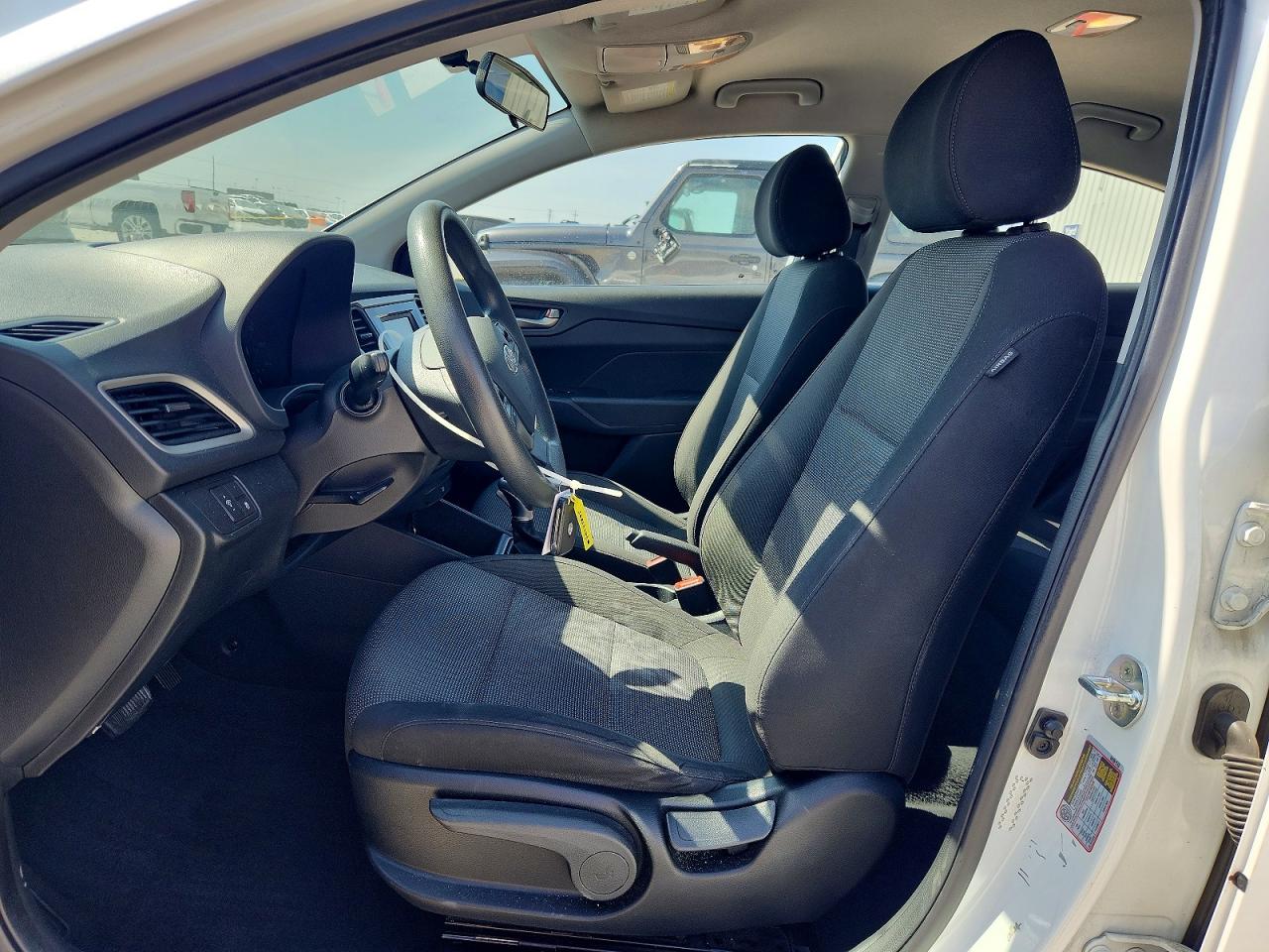 2019 HYUNDAI ACCENT SE photo 13