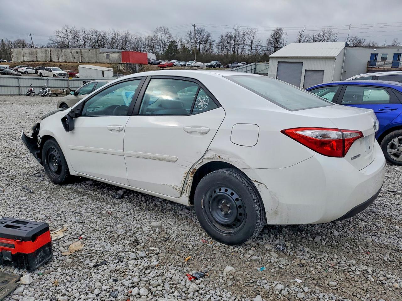 2015 TOYOTA COROLLA LE photo 2
