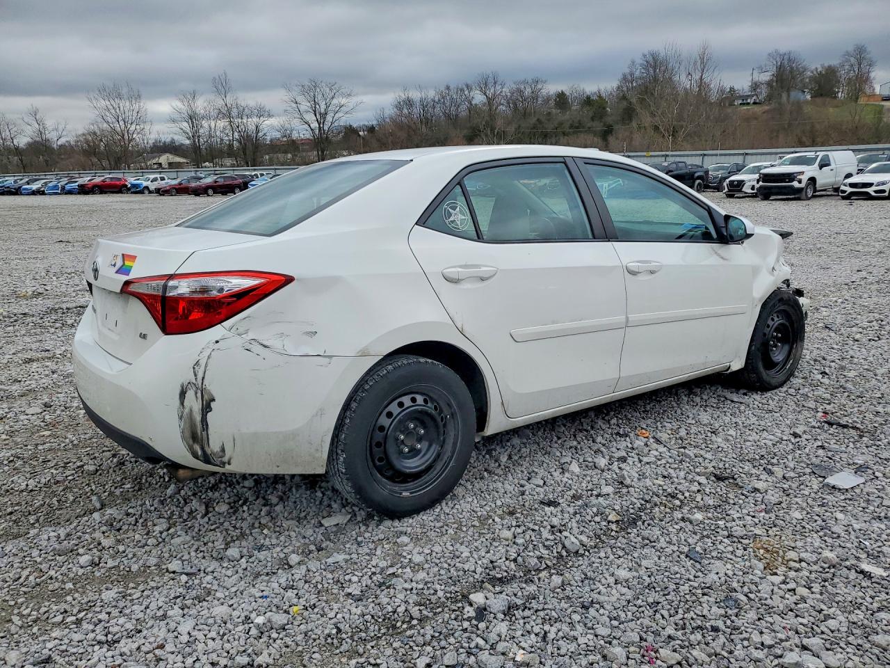 2015 TOYOTA COROLLA LE photo 3