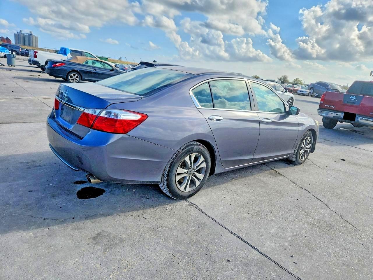 2015 HONDA ACCORD LX photo 3