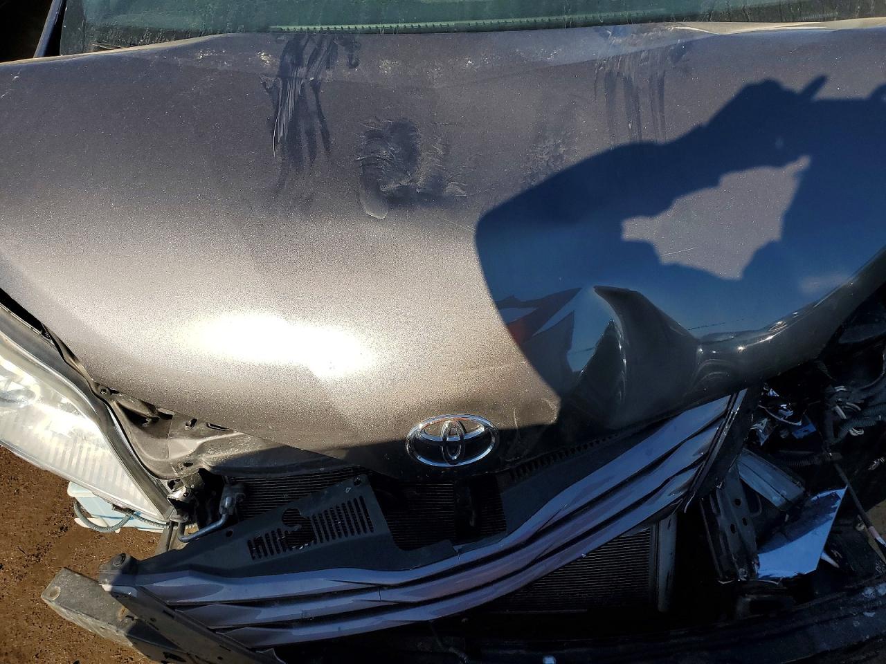 2015 TOYOTA SIENNA LE 8-PASSENGER photo 23