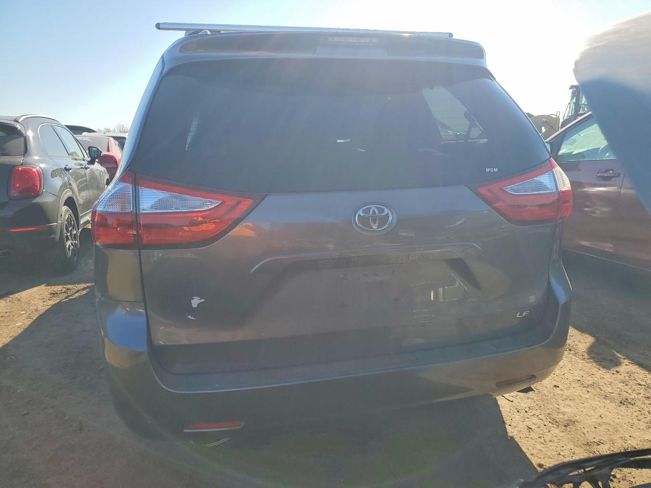 2015 TOYOTA SIENNA LE 8-PASSENGER photo 11